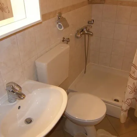 In Mit Grill Apartment Baška