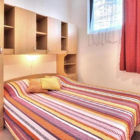 Apartment In Mit Grill - B59636